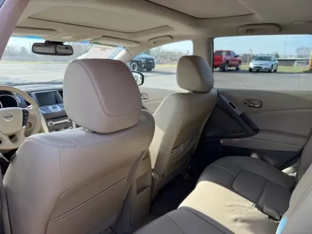 2011 Nissan Murano SL AWD (JN8AZ1MW9BW) with an 3.5L V6 DOHC 24V engine, Continuously Variable Transmission transmission, located at 1865 W 2nd St., Xenia, OH, 45385, (937) 372-7777, 39.681259, -83.961945 - **Experience the Perfect Balance of Style and Functionality with the 2011 Nissan Murano SL AWD at Jamestown Auto Sales!**<br /> <br /> Are you in the market for a versatile SUV that's as perfect for weekend adventures as it is for daily commutes? Look no further! The 2011 Nissan Murano SL AWD is des - Photo#9