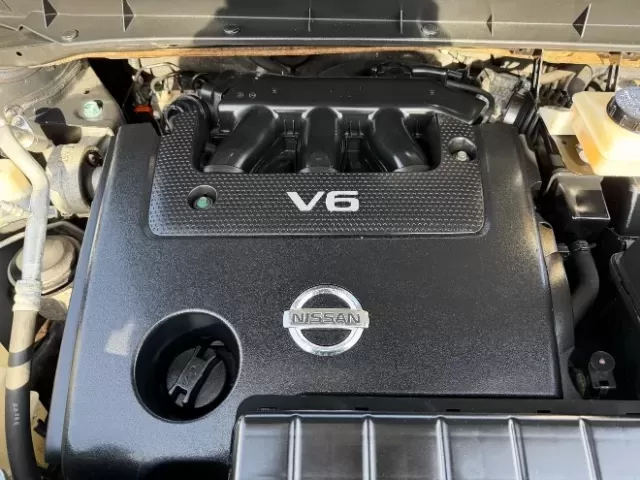 2011 Nissan Murano SL AWD (JN8AZ1MW9BW) with an 3.5L V6 DOHC 24V engine, Continuously Variable Transmission transmission, located at 1865 W 2nd St., Xenia, OH, 45385, (937) 372-7777, 39.681259, -83.961945 - **Experience the Perfect Balance of Style and Functionality with the 2011 Nissan Murano SL AWD at Jamestown Auto Sales!**<br /> <br /> Are you in the market for a versatile SUV that's as perfect for weekend adventures as it is for daily commutes? Look no further! The 2011 Nissan Murano SL AWD is des - Photo#12