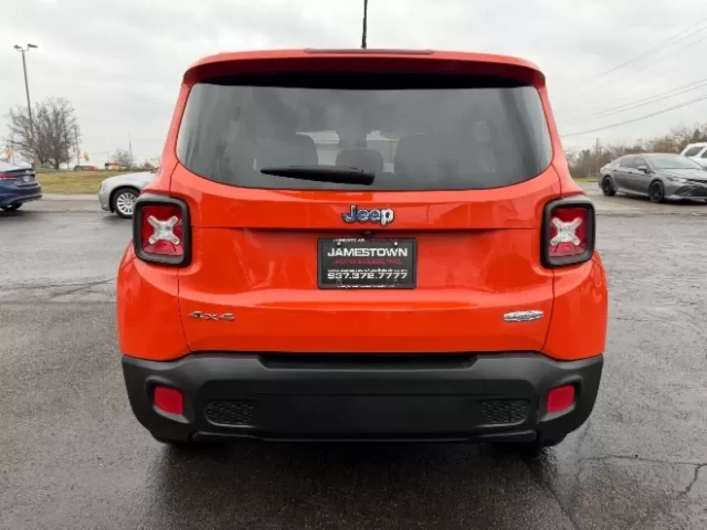 2015 Omaha Orange Jeep Renegade Latitude (ZACCJBBT0FP) , located at 1865 W 2nd St., Xenia, OH, 45385, (937) 372-7777, 39.681259, -83.961945 - Photo#18