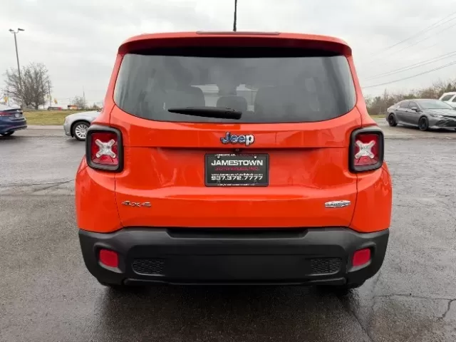 2015 Jeep Renegade Latitude (ZACCJBBT0FP) with an Other engine, located at 1865 W 2nd St., Xenia, OH, 45385, (937) 372-7777, 39.681259, -83.961945 - **Embrace Adventure with the 2015 Jeep Renegade Latitude Your Perfect Companion for Every Journey!**<br /> <br /> Are you ready to elevate your adventures while ensuring your family's safety and comfort? Look no further than the 2015 Jeep Renegade Latitude, available now at Jamestown Auto Sales in - Photo#5