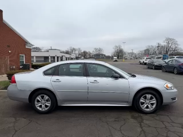2013 Chevrolet Impala LS (2G1WA5E36D1) with an 3.6L V-6 gasoline direct injection engine, located at 1865 W 2nd St., Xenia, OH, 45385, (937) 372-7777, 39.681259, -83.961945 - **Discover Your Next Adventure with the 2013 Chevrolet Impala at Jamestown Auto Sales!**<br /> <br /> Are you searching for a reliable sedan that's perfect for long commutes, family outings, or weekend road trips? Look no further than this stunning 2013 Chevrolet Impala, now available at Jamestown A - Photo#3