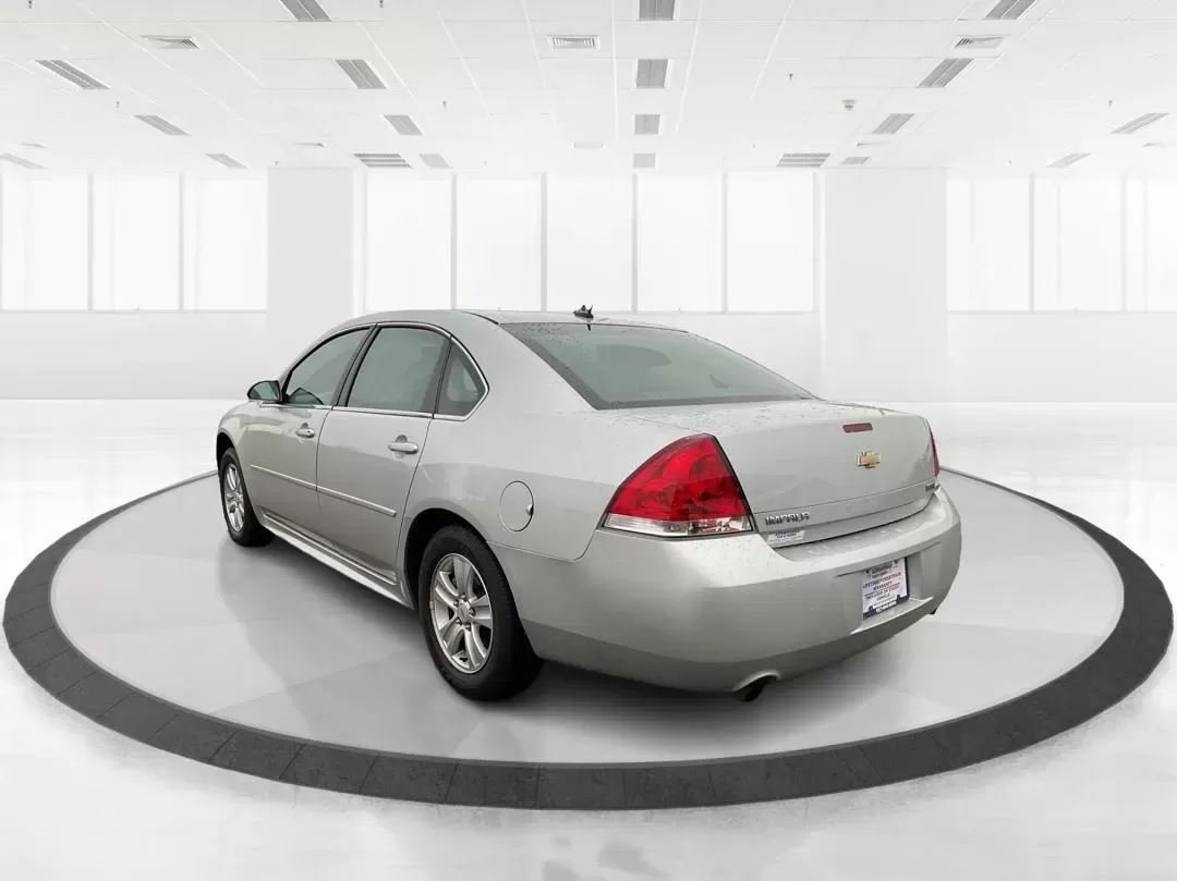 2013 Chevrolet Impala LS (2G1WA5E36D1) with an 3.6L V-6 gasoline direct injection engine, located at 1865 W 2nd St., Xenia, OH, 45385, (937) 372-7777, 39.681259, -83.961945 - **Discover Your Next Adventure with the 2013 Chevrolet Impala at Jamestown Auto Sales!**<br /> <br /> Are you searching for a reliable sedan that's perfect for long commutes, family outings, or weekend road trips? Look no further than this stunning 2013 Chevrolet Impala, now available at Jamestown A - Photo#17