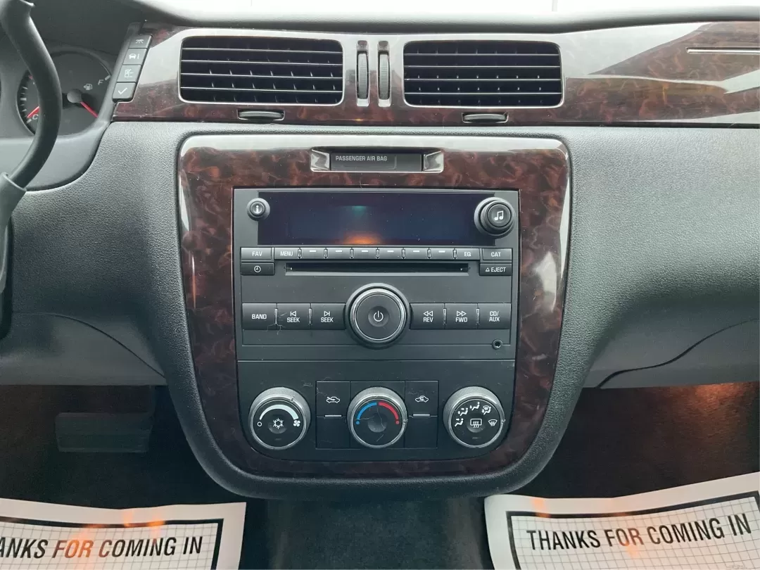 2013 Chevrolet Impala LS (2G1WA5E36D1) with an 3.6L V-6 gasoline direct injection engine, located at 1865 W 2nd St., Xenia, OH, 45385, (937) 372-7777, 39.681259, -83.961945 - **Discover Your Next Adventure with the 2013 Chevrolet Impala at Jamestown Auto Sales!**<br /> <br /> Are you searching for a reliable sedan that's perfect for long commutes, family outings, or weekend road trips? Look no further than this stunning 2013 Chevrolet Impala, now available at Jamestown A - Photo#26