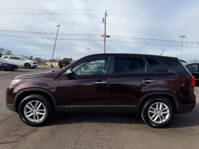 2014 Kia Sorento LX (5XYKT3A65EG) with an 2.4L I-4 gasoline direct injection engine, located at 1865 W 2nd St., Xenia, OH, 45385, (937) 372-7777, 39.681259, -83.961945 - **Discover the Perfect Family Adventure Vehicle: 2014 Kia Sorento LX at Jamestown Auto Sales!**<br /> <br /> Are you a growing family or an adventurer at heart? Look no further! The 2014 Kia Sorento LX is not just a vehicle; it's a lifestyle upgrade that can make your daily rides and weekend excursi - Photo#2
