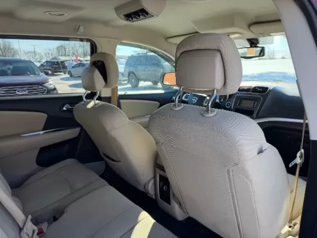 2016 Redline 2 Coat Pearl Dodge Journey SE (3C4PDCAB8GT) with an Tigershark MultiAir 2.4L I-4 DOHC engine, located at 1865 W 2nd St., Xenia, OH, 45385, (937) 372-7777, 39.681259, -83.961945 - Photo#18