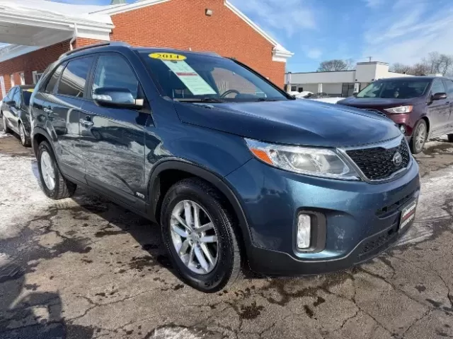2014 Kia Sorento LX (5XYKTDA61EG) with an 2.4L I-4 gasoline direct injection engine, located at 1865 W 2nd St., Xenia, OH, 45385, (937) 372-7777, 39.681259, -83.961945 - **Adventure Awaits with the 2014 Kia Sorento LX Perfect for Families and Road Warriors Alike!**<br /> <br /> At Advantage Car and Credit - Vandalia, we understand that your vehicle is more than just a mode of transportation; it's an essential part of your lifestyle. If you're looking for a versatil - Photo#0