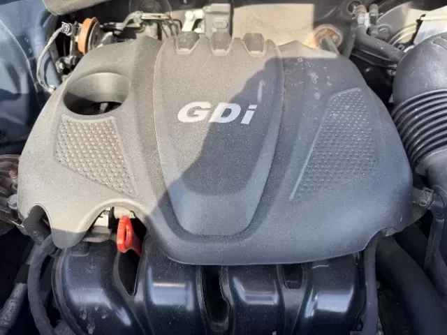 2014 Kia Sorento LX (5XYKTDA61EG) with an 2.4L I-4 gasoline direct injection engine, located at 1865 W 2nd St., Xenia, OH, 45385, (937) 372-7777, 39.681259, -83.961945 - **Adventure Awaits with the 2014 Kia Sorento LX Perfect for Families and Road Warriors Alike!**<br /> <br /> At Advantage Car and Credit - Vandalia, we understand that your vehicle is more than just a mode of transportation; it's an essential part of your lifestyle. If you're looking for a versatil - Photo#11