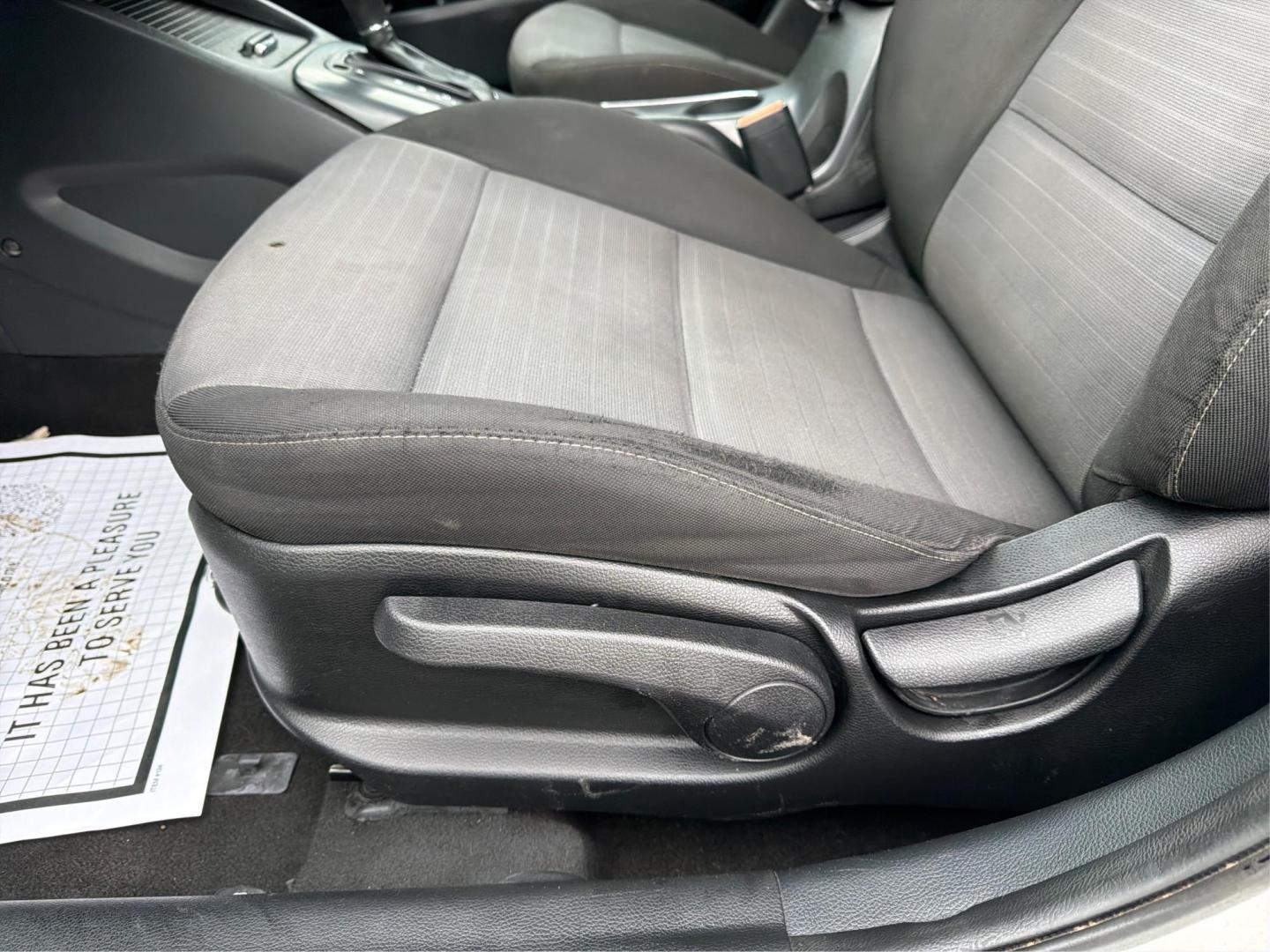 2016 Snow White Pearl Kia Forte LX (KNAFK5A80G5) with an 2L I-4 gasoline direct injection engine, located at 1865 W 2nd St., Xenia, OH, 45385, (937) 372-7777, 39.681259, -83.961945 - Photo#17