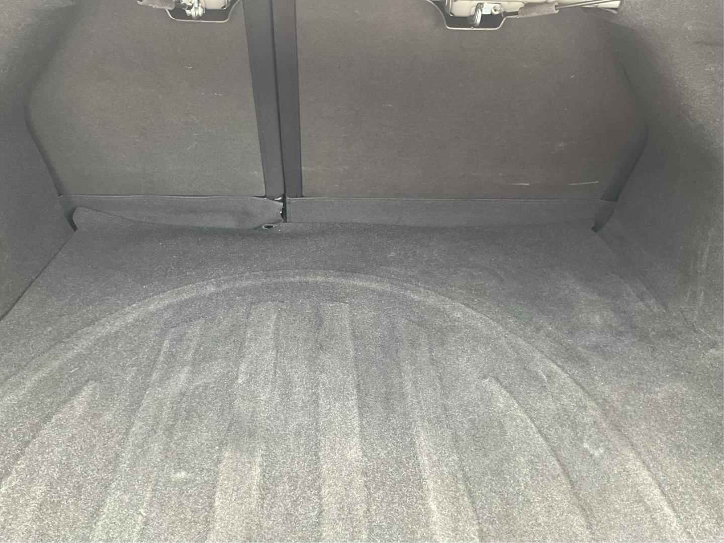 2012 Harbor Gray Metallic /Grey Hyundai Elantra GLS A/T (KMHDH4AE3CU) with an 1.8L L4 DOHC 16V engine, 6-Speed Automatic transmission, located at 1865 W 2nd St., Xenia, OH, 45385, (937) 372-7777, 39.681259, -83.961945 - Photo#11