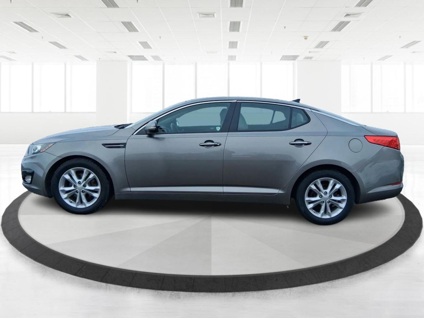 2013 Bright Silver Metallic /Black/Grey Kia Optima EX (5XXGN4A77DG) with an 2.4L I-4 gasoline direct injection engine, located at 1865 W 2nd St., Xenia, OH, 45385, (937) 372-7777, 39.681259, -83.961945 - Photo#7