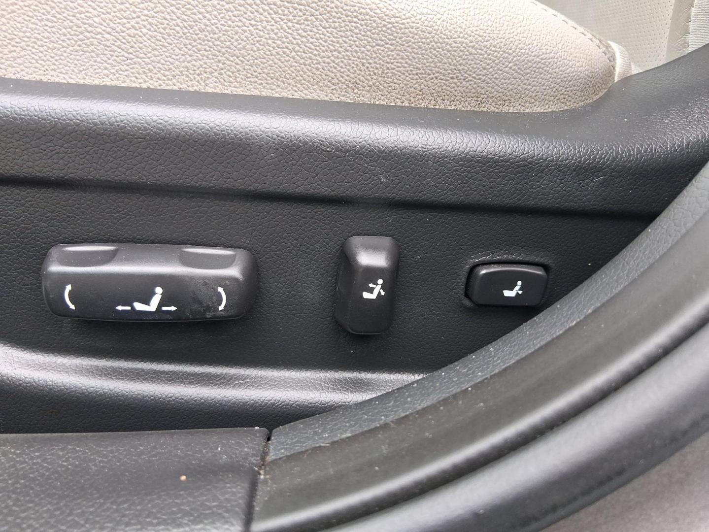 2013 Bright Silver Metallic /Black/Grey Kia Optima EX (5XXGN4A77DG) with an 2.4L I-4 gasoline direct injection engine, located at 1865 W 2nd St., Xenia, OH, 45385, (937) 372-7777, 39.681259, -83.961945 - Photo#16