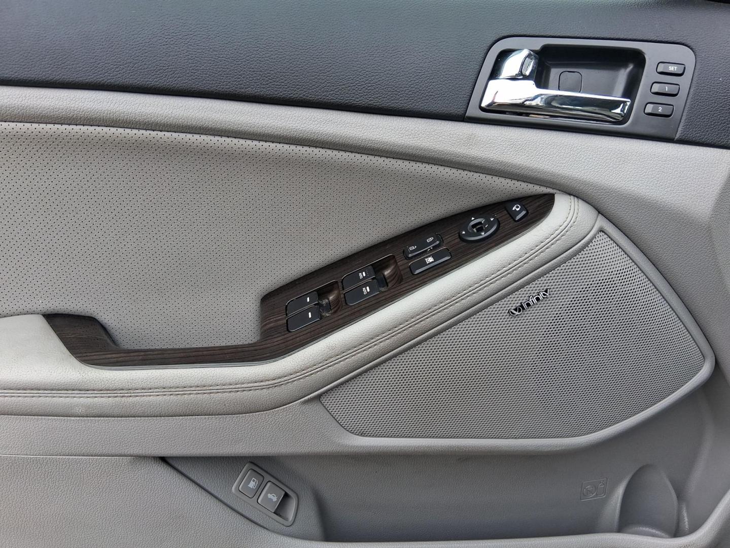 2013 Bright Silver Metallic /Black/Grey Kia Optima EX (5XXGN4A77DG) with an 2.4L I-4 gasoline direct injection engine, located at 1865 W 2nd St., Xenia, OH, 45385, (937) 372-7777, 39.681259, -83.961945 - Photo#17