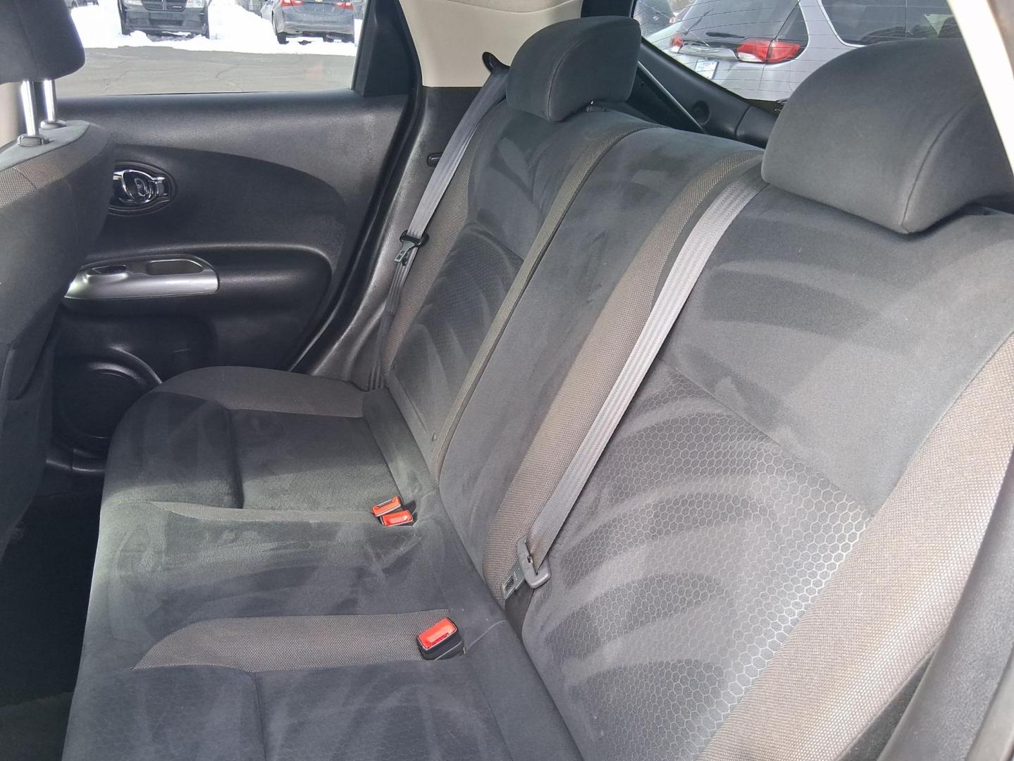 2014 Sapphire Black /Black Nissan Juke SV (JN8AF5MV9ET) with an 1.6L I-4 gasoline direct injection engine, located at 1865 W 2nd St., Xenia, OH, 45385, (937) 372-7777, 39.681259, -83.961945 - Photo#9