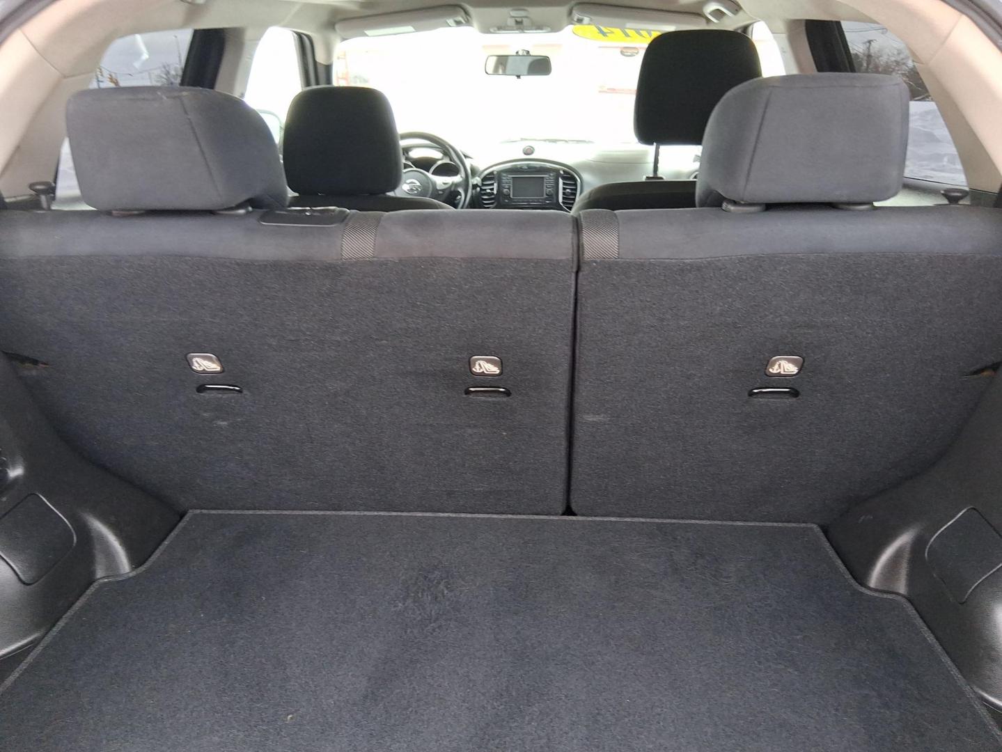 2014 Sapphire Black /Black Nissan Juke SV (JN8AF5MV9ET) with an 1.6L I-4 gasoline direct injection engine, located at 1865 W 2nd St., Xenia, OH, 45385, (937) 372-7777, 39.681259, -83.961945 - Photo#11