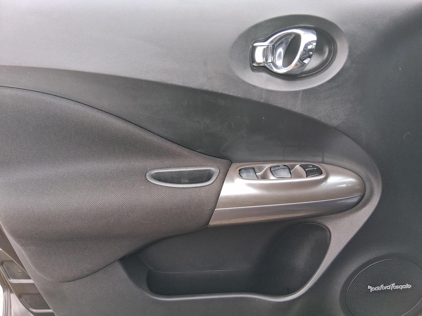 2014 Sapphire Black /Black Nissan Juke SV (JN8AF5MV9ET) with an 1.6L I-4 gasoline direct injection engine, located at 1865 W 2nd St., Xenia, OH, 45385, (937) 372-7777, 39.681259, -83.961945 - Photo#16