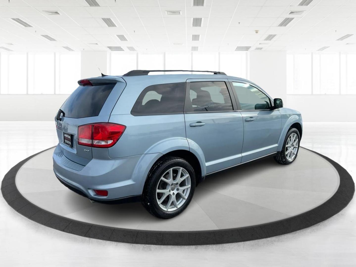 2013 Fathom Blue Pearlcoat /Black Dodge Journey SXT (3C4PDCBG8DT) , located at 1865 W 2nd St., Xenia, OH, 45385, (937) 372-7777, 39.681259, -83.961945 - Photo#4