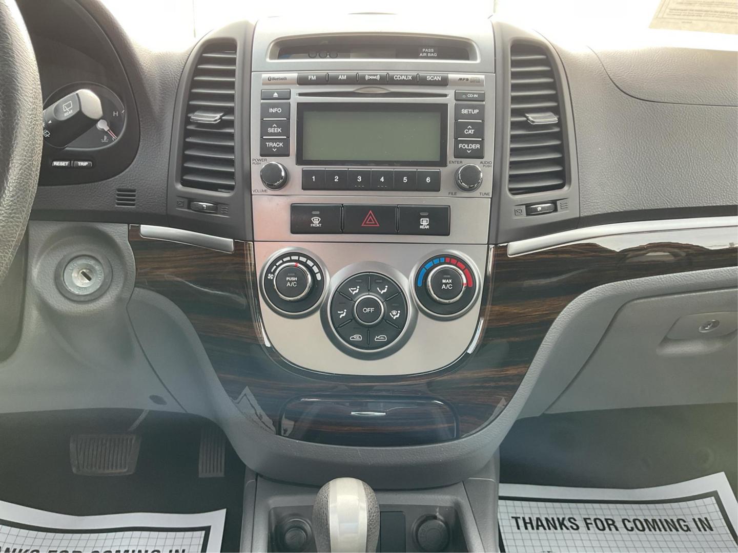 2011 Phantom Black Metallic /Grey Hyundai Santa Fe GLS (5XYZGDAB4BG) with an 2.4L I-4 DOHC engine, located at 1865 W 2nd St., Xenia, OH, 45385, (937) 372-7777, 39.681259, -83.961945 - Photo#11