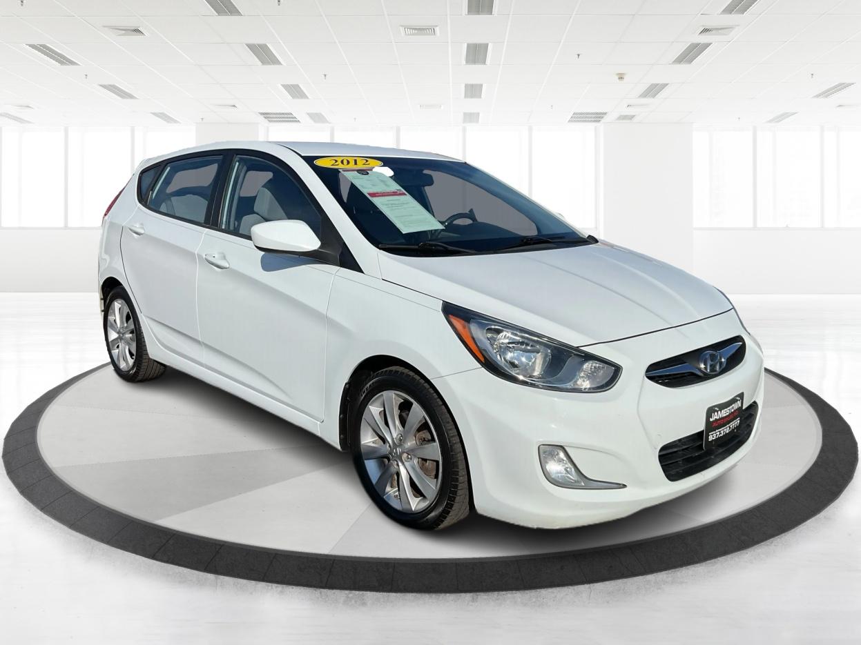 photo of Hyundai Accent 2012