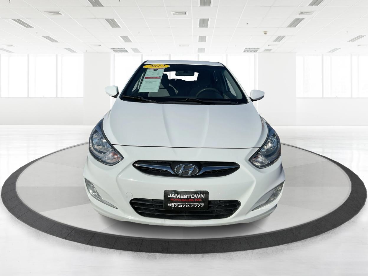 2012 Century White /Black/Grey Hyundai Accent SE (KMHCU5AE2CU) with an 1.6L I-4 gasoline direct injection engine, located at 1865 W 2nd St., Xenia, OH, 45385, (937) 372-7777, 39.681259, -83.961945 - Photo#2
