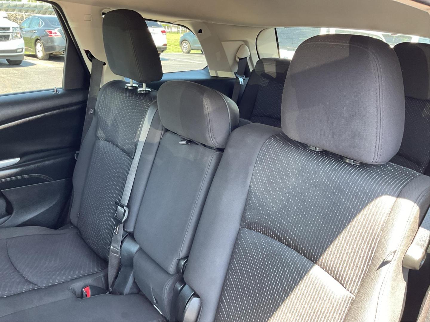 2018 Redline 2 Coat Pearl /Black Dodge Journey SE (3C4PDCAB1JT) with an Tigershark MultiAir 2.4L I-4 DOHC engine, located at 1865 W 2nd St., Xenia, OH, 45385, (937) 372-7777, 39.681259, -83.961945 - Photo#9