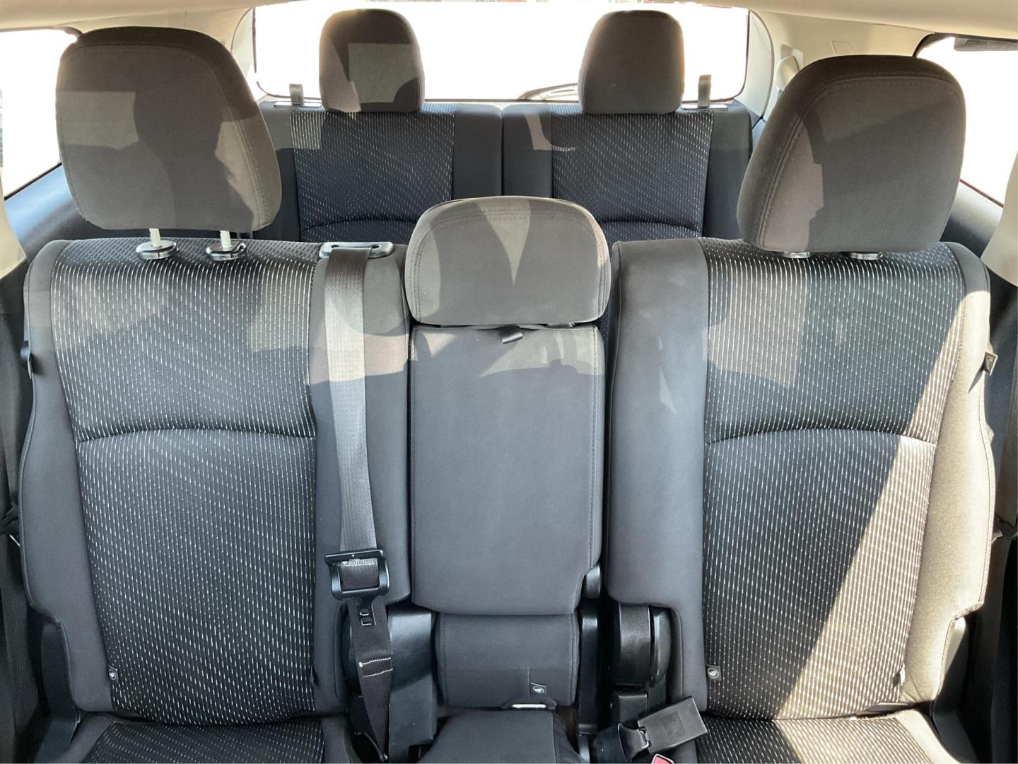 2018 Redline 2 Coat Pearl /Black Dodge Journey SE (3C4PDCAB1JT) with an Tigershark MultiAir 2.4L I-4 DOHC engine, located at 1865 W 2nd St., Xenia, OH, 45385, (937) 372-7777, 39.681259, -83.961945 - Photo#13