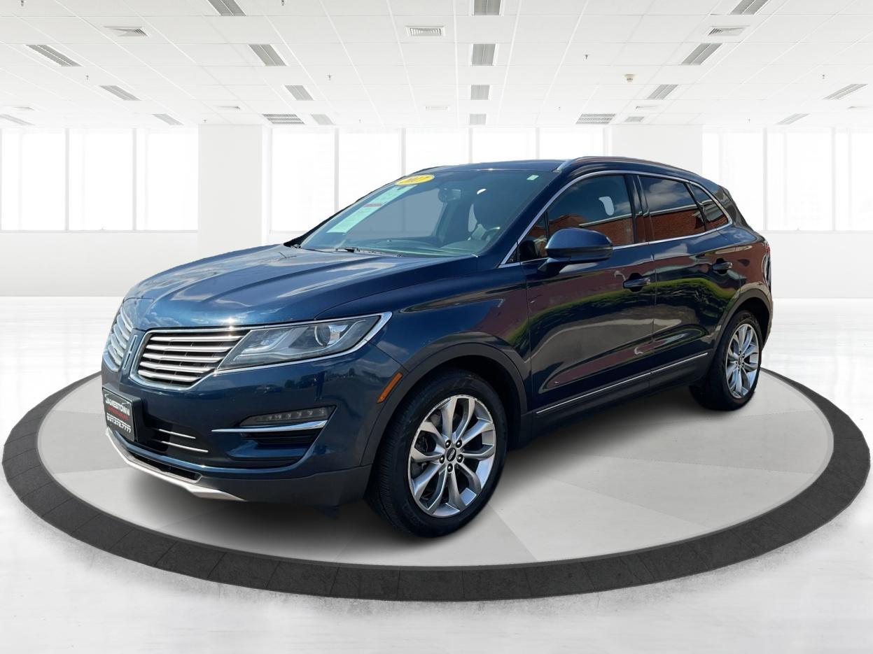 2017 Midnight Sapphire Blue Metallic /Black Lincoln MKC Select (5LMCJ2C92HU) with an 2L I-4 gasoline direct injection engine, Automatic transmission, located at 1865 W 2nd St., Xenia, OH, 45385, (937) 372-7777, 39.681259, -83.961945 - Photo#1