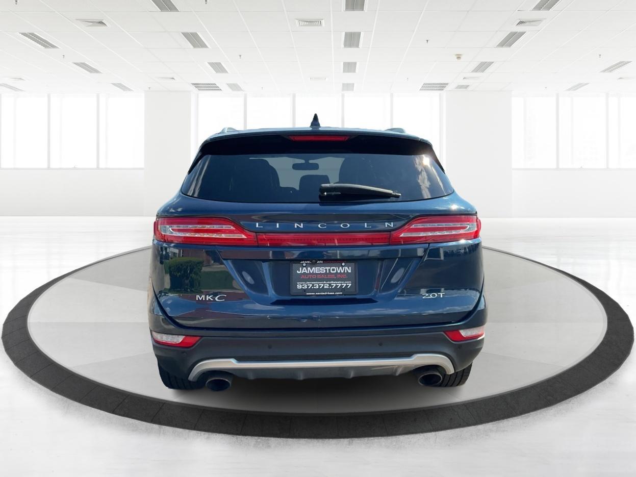2017 Midnight Sapphire Blue Metallic /Black Lincoln MKC Select (5LMCJ2C92HU) with an 2L I-4 gasoline direct injection engine, Automatic transmission, located at 1865 W 2nd St., Xenia, OH, 45385, (937) 372-7777, 39.681259, -83.961945 - Photo#5