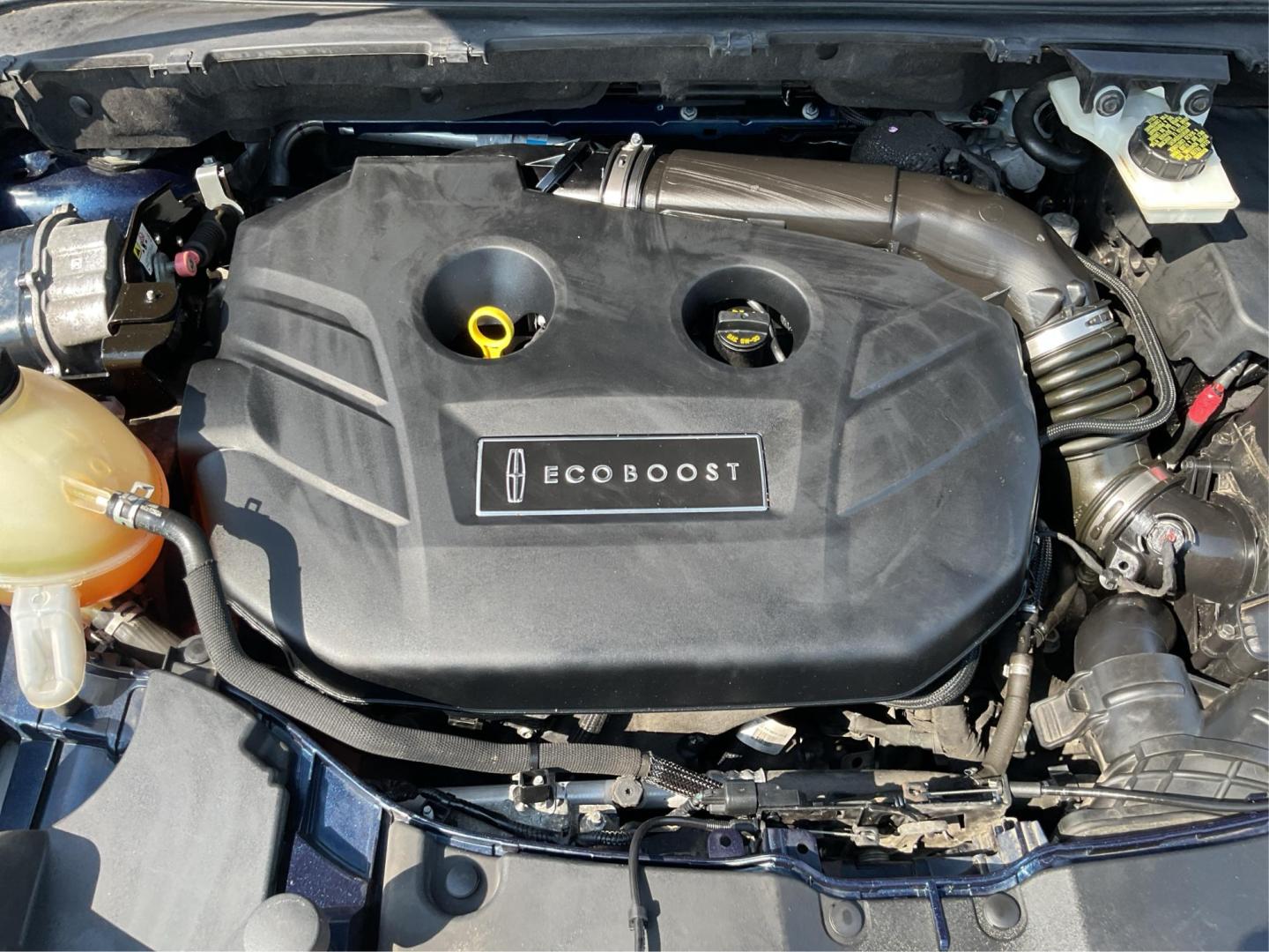 2017 Midnight Sapphire Blue Metallic /Black Lincoln MKC Select (5LMCJ2C92HU) with an 2L I-4 gasoline direct injection engine, Automatic transmission, located at 1865 W 2nd St., Xenia, OH, 45385, (937) 372-7777, 39.681259, -83.961945 - Photo#10