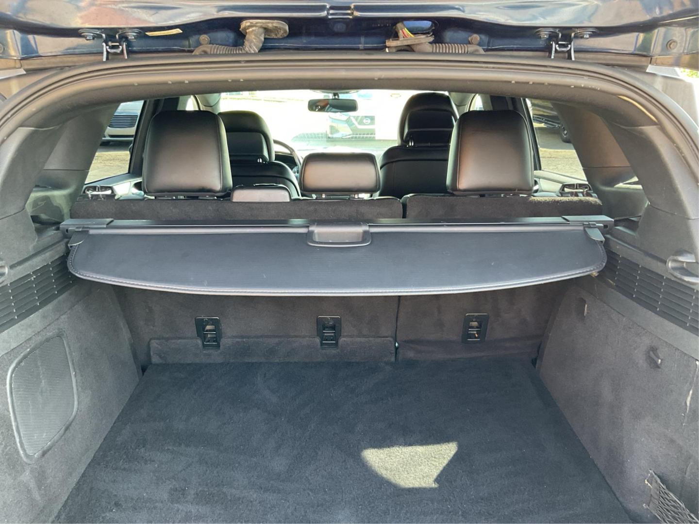 2017 Midnight Sapphire Blue Metallic /Black Lincoln MKC Select (5LMCJ2C92HU) with an 2L I-4 gasoline direct injection engine, Automatic transmission, located at 1865 W 2nd St., Xenia, OH, 45385, (937) 372-7777, 39.681259, -83.961945 - Photo#11