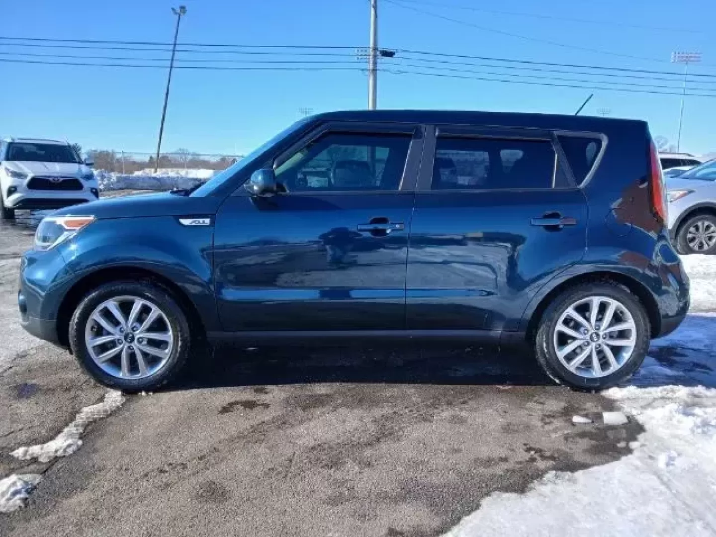 2017 Kia Soul + (KNDJP3A55H7) with an 2.0L L4 DOHC 16V engine, 6-Speed Automatic transmission, located at 1865 W 2nd St., Xenia, OH, 45385, (937) 372-7777, 39.681259, -83.961945 - **Discover Your Next Adventure with the 2017 Kia Soul at Advantage Car and Credit!**<br /> <br /> Are you ready to elevate your weekend adventures or make your daily commute a breeze? The 2017 Kia Soul is the perfect blend of style, utility, and efficiency, making it a fantastic choice for both fami - Photo#3