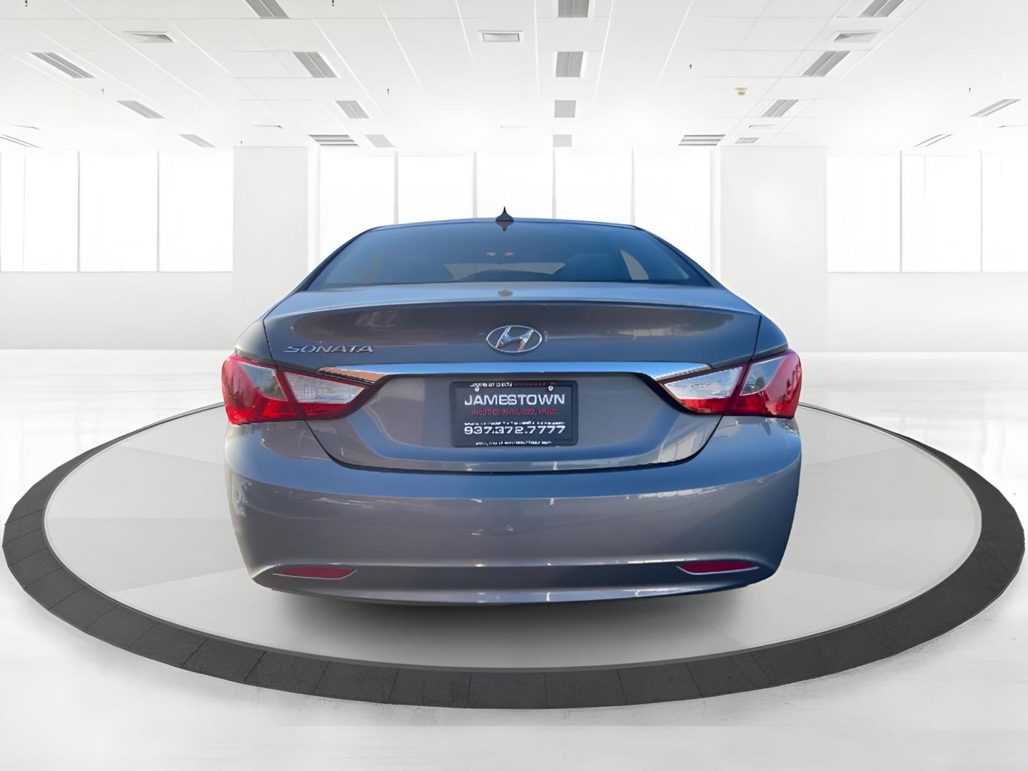 2012 Hyundai Sonata GLS Auto (5NPEB4AC7CH) with an 2.4L L4 DOHC 16V engine, 6-Speed Automatic transmission, located at 1865 W 2nd St., Xenia, OH, 45385, (937) 372-7777, 39.681259, -83.961945 - 2012 Hyundai Sonata GLS Auto - Photo#13