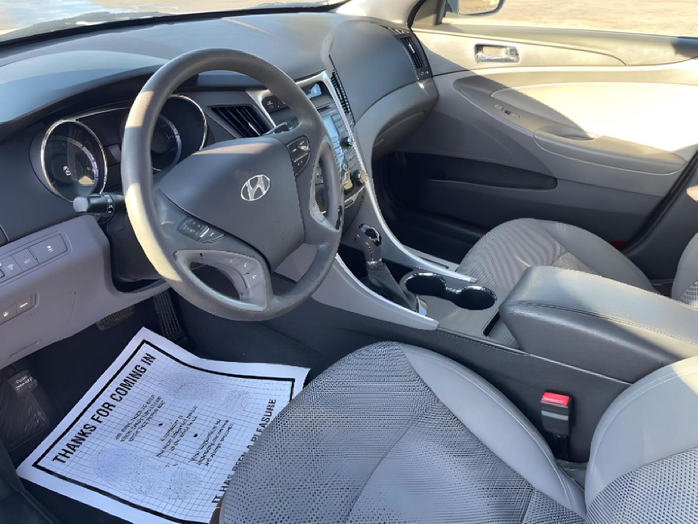 2012 Hyundai Sonata GLS Auto (5NPEB4AC7CH) with an 2.4L L4 DOHC 16V engine, 6-Speed Automatic transmission, located at 1865 W 2nd St., Xenia, OH, 45385, (937) 372-7777, 39.681259, -83.961945 - 2012 Hyundai Sonata GLS Auto - Photo#17