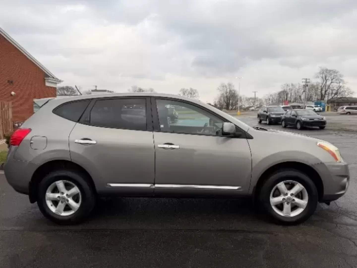 2013 Platinum Graphite Metallic Nissan Rogue S (JN8AS5MV3DW) with an 2.5L I-4 DOHC engine, located at 1865 W 2nd St., Xenia, OH, 45385, (937) 372-7777, 39.681259, -83.961945 - Photo#16