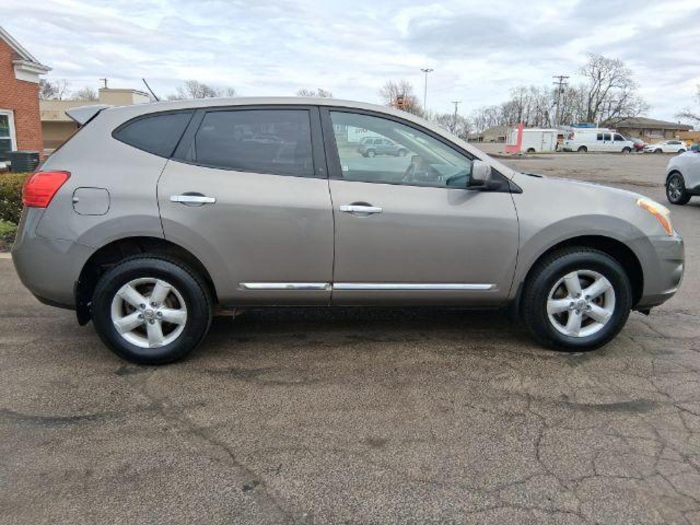 2013 Nissan Rogue S (JN8AS5MV3DW) with an 2.5L I-4 DOHC engine, located at 1865 W 2nd St., Xenia, OH, 45385, (937) 372-7777, 39.681259, -83.961945 - 2013 Nissan Rogue S - Photo#2