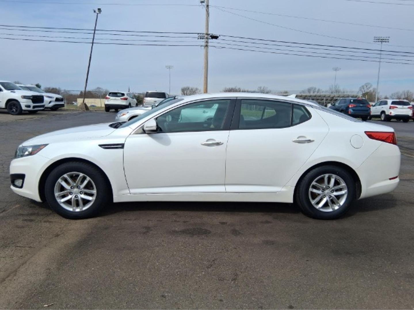 2013 Kia Optima LX (KNAGM4A71D5) with an 2.4L I-4 gasoline direct injection engine, located at 1865 W 2nd St., Xenia, OH, 45385, (937) 372-7777, 39.681259, -83.961945 - 2013 Kia Optima LX - Photo#15
