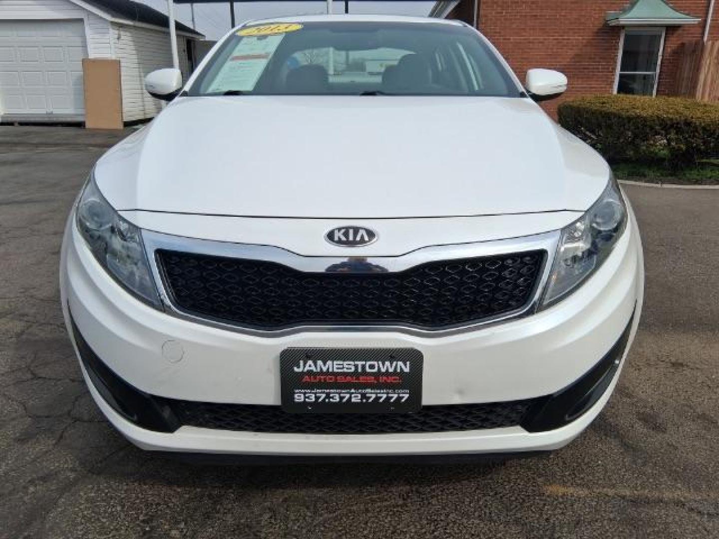 2013 Kia Optima LX (KNAGM4A71D5) with an 2.4L I-4 gasoline direct injection engine, located at 1865 W 2nd St., Xenia, OH, 45385, (937) 372-7777, 39.681259, -83.961945 - 2013 Kia Optima LX - Photo#2