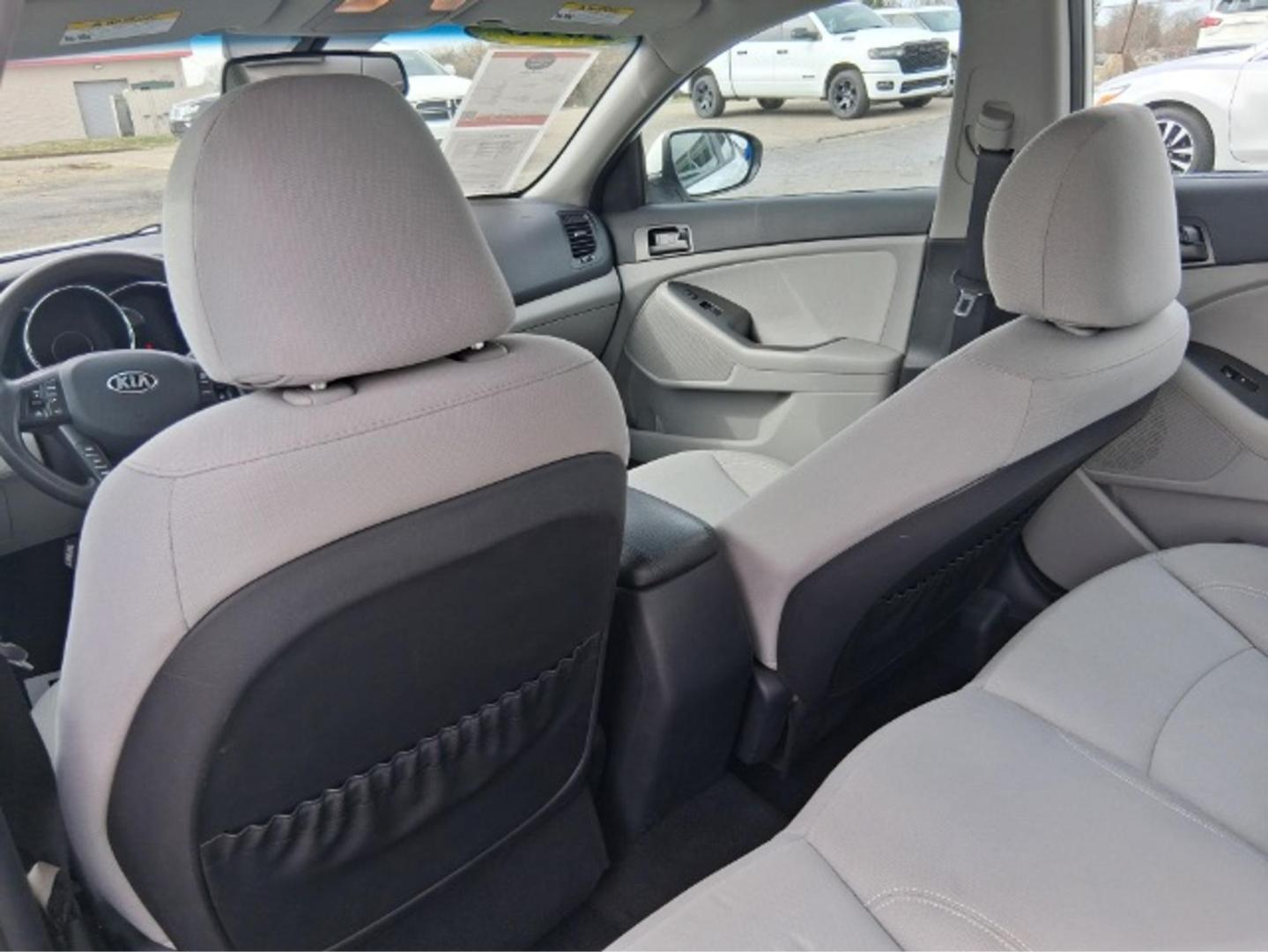 2013 Kia Optima LX (KNAGM4A71D5) with an 2.4L I-4 gasoline direct injection engine, located at 1865 W 2nd St., Xenia, OH, 45385, (937) 372-7777, 39.681259, -83.961945 - 2013 Kia Optima LX - Photo#19