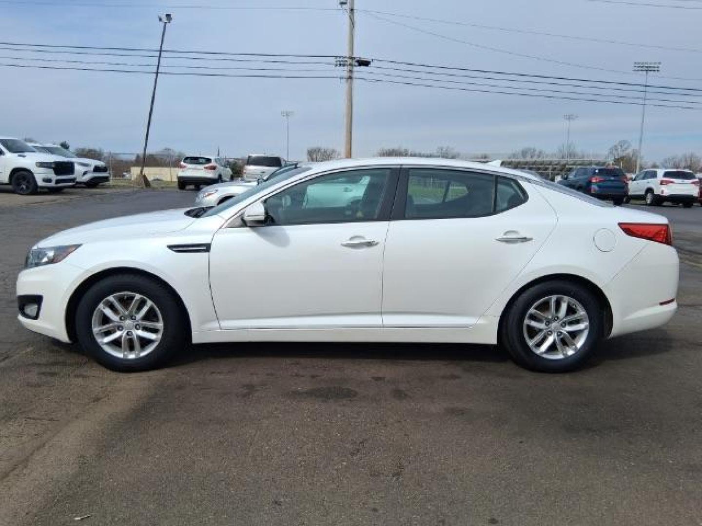 2013 Kia Optima LX (KNAGM4A71D5) with an 2.4L I-4 gasoline direct injection engine, located at 1865 W 2nd St., Xenia, OH, 45385, (937) 372-7777, 39.681259, -83.961945 - 2013 Kia Optima LX - Photo#4