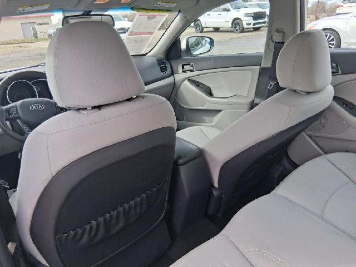 2013 Kia Optima LX (KNAGM4A71D5) with an 2.4L I-4 gasoline direct injection engine, located at 1865 W 2nd St., Xenia, OH, 45385, (937) 372-7777, 39.681259, -83.961945 - 2013 Kia Optima LX - Photo#8