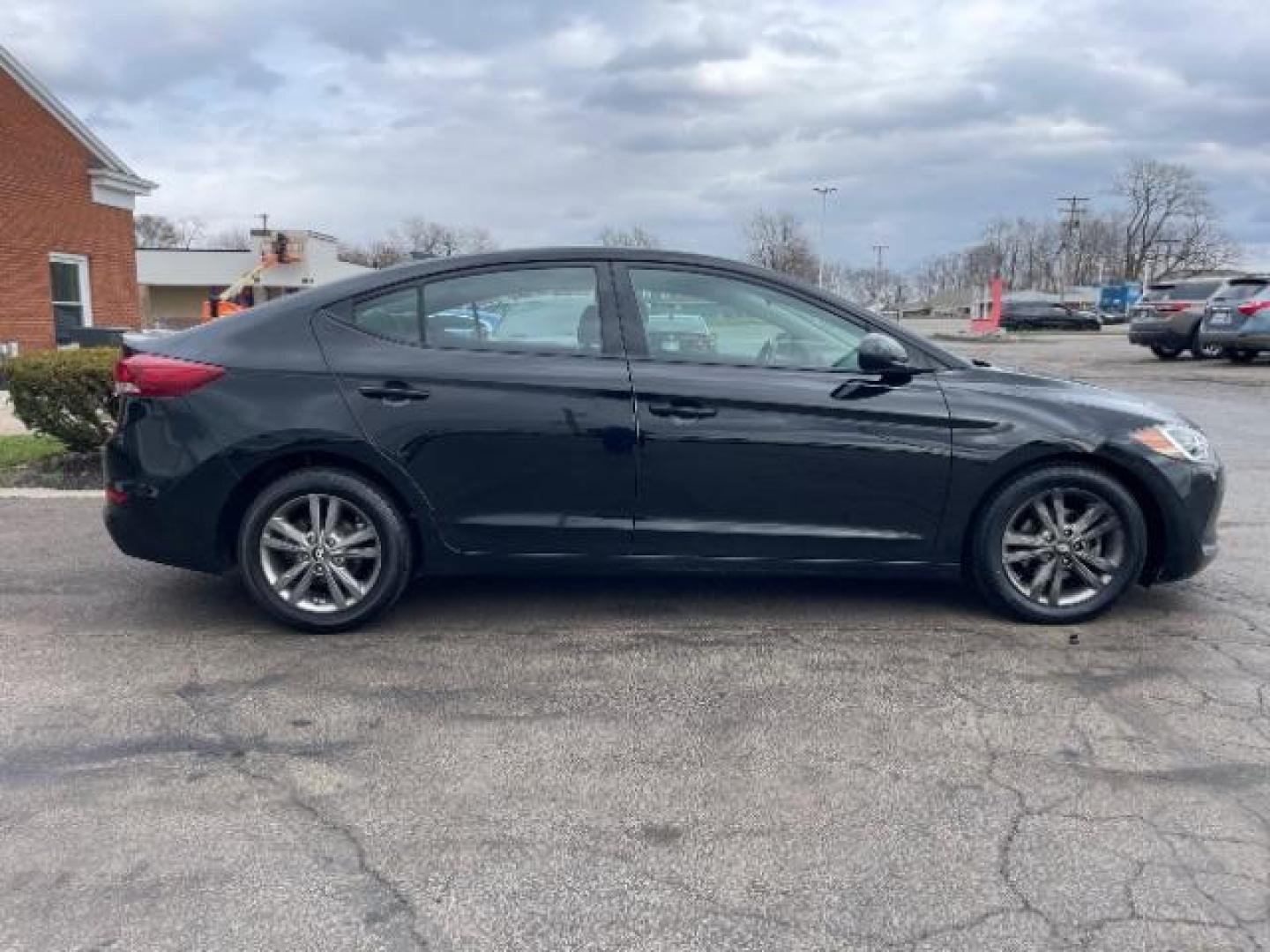 2018 Hyundai Elantra SEL (5NPD84LF8JH) with an Nu 2L I-4 DOHC engine, located at 1865 W 2nd St., Xenia, OH, 45385, (937) 372-7777, 39.681259, -83.961945 - 2018 Hyundai Elantra SEL - Photo#3