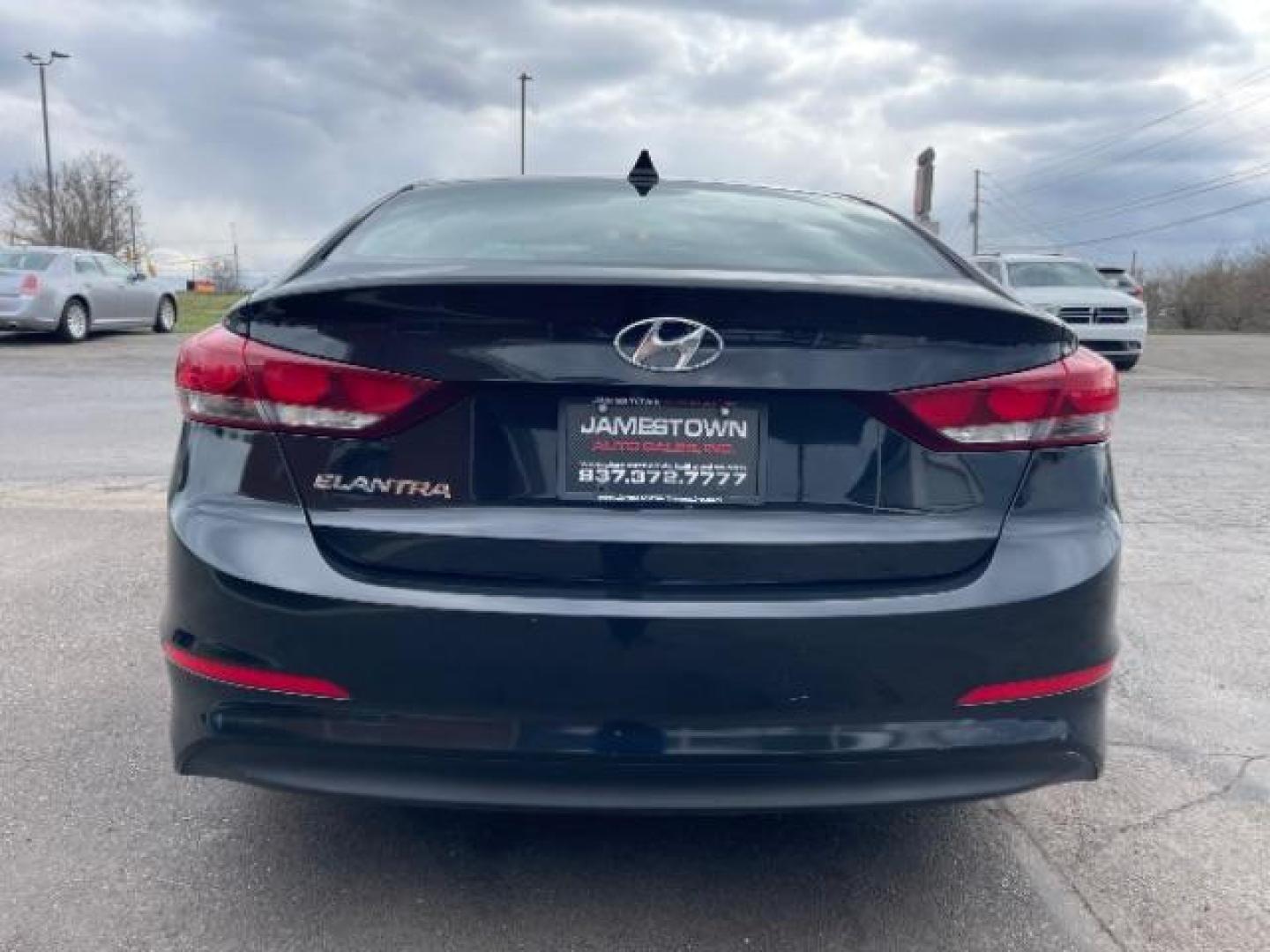 2018 Hyundai Elantra SEL (5NPD84LF8JH) with an Nu 2L I-4 DOHC engine, located at 1865 W 2nd St., Xenia, OH, 45385, (937) 372-7777, 39.681259, -83.961945 - 2018 Hyundai Elantra SEL - Photo#5