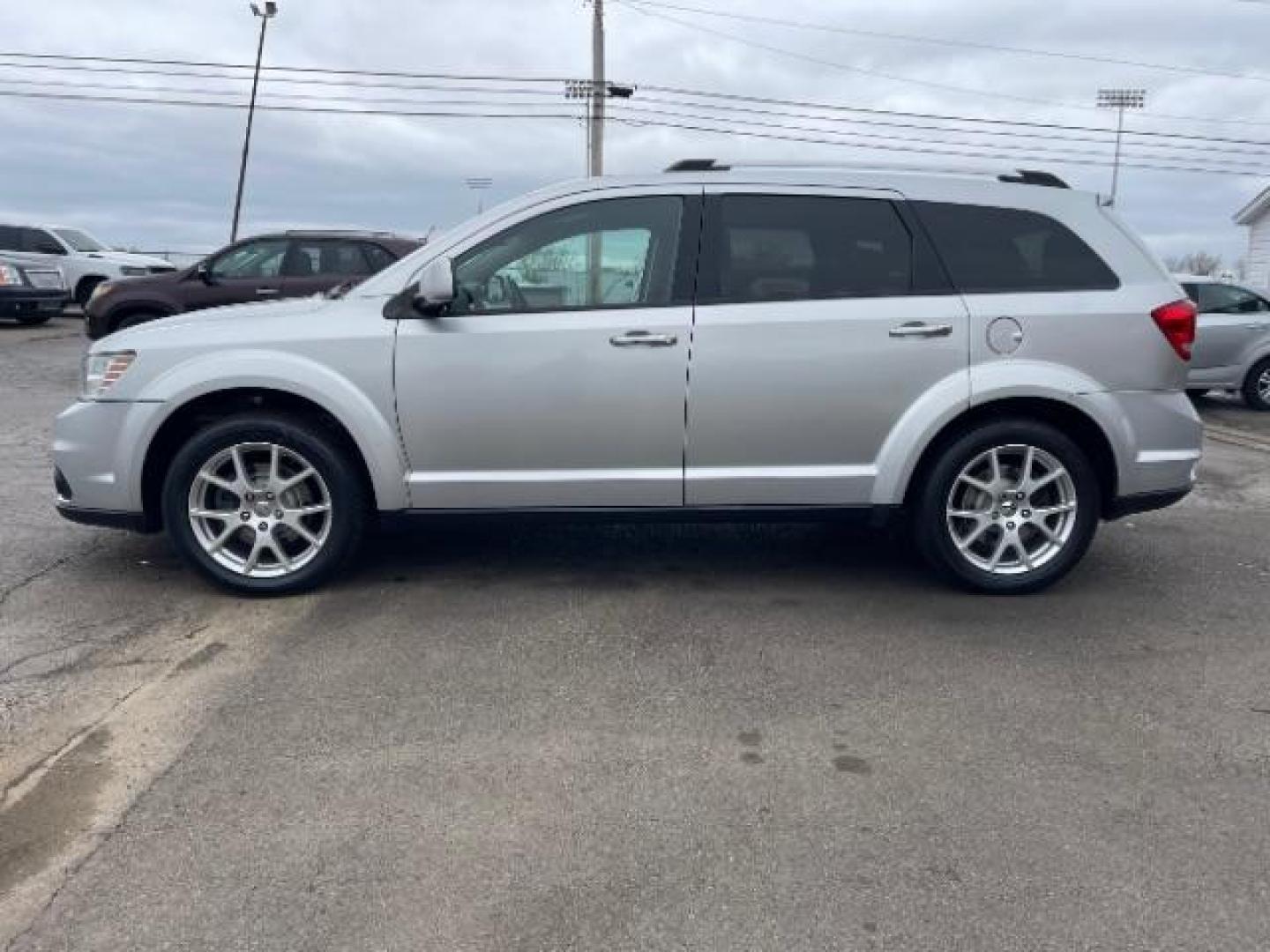 2014 Dodge Journey Limited (3C4PDCDG0ET) with an 3.6L V-6 DOHC engine, located at 1865 W 2nd St., Xenia, OH, 45385, (937) 372-7777, 39.681259, -83.961945 - 2014 Dodge Journey Limited - Photo#2