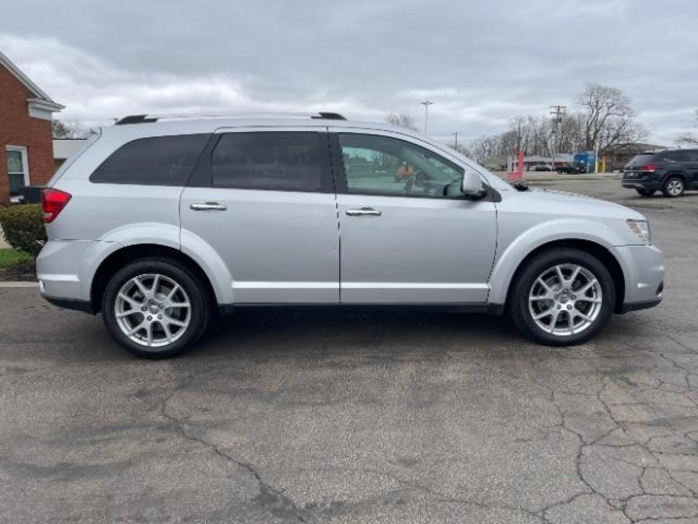 2014 Dodge Journey Limited (3C4PDCDG0ET) with an 3.6L V-6 DOHC engine, located at 1865 W 2nd St., Xenia, OH, 45385, (937) 372-7777, 39.681259, -83.961945 - 2014 Dodge Journey Limited - Photo#3
