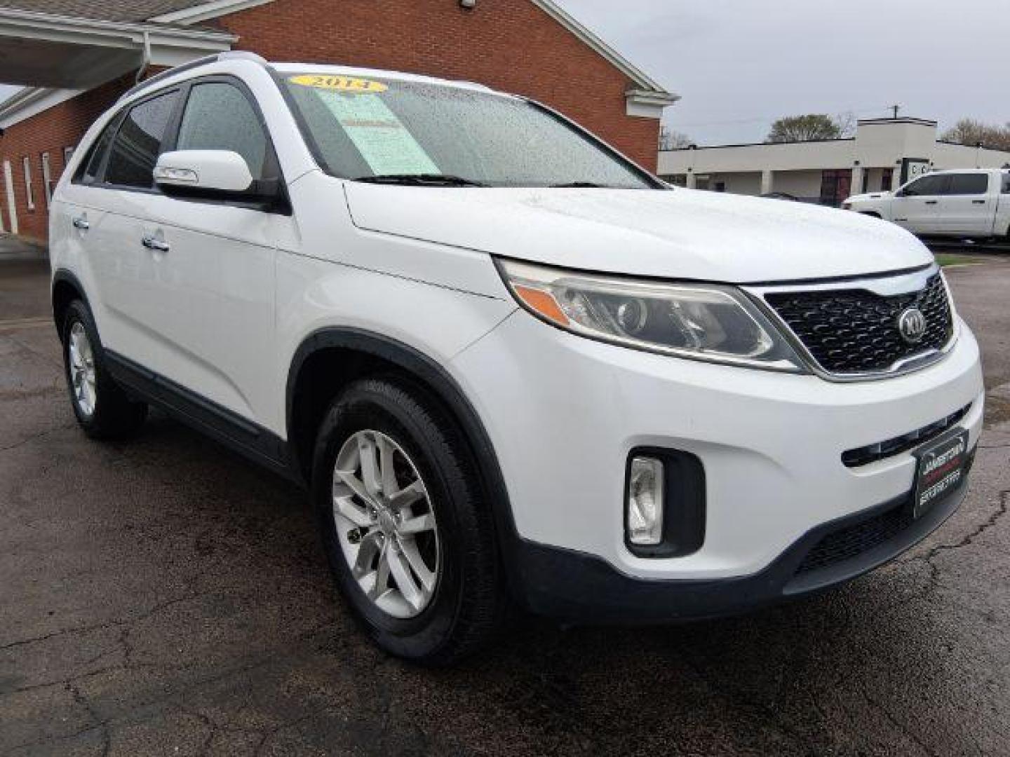 2014 Kia Sorento LX 2WD (5XYKT4A60EG) with an 2.4L L4 DOHC 16V engine, 6-Speed Automatic transmission, located at 1865 W 2nd St., Xenia, OH, 45385, (937) 372-7777, 39.681259, -83.961945 - 2014 Kia Sorento LX 2WD - Photo#1