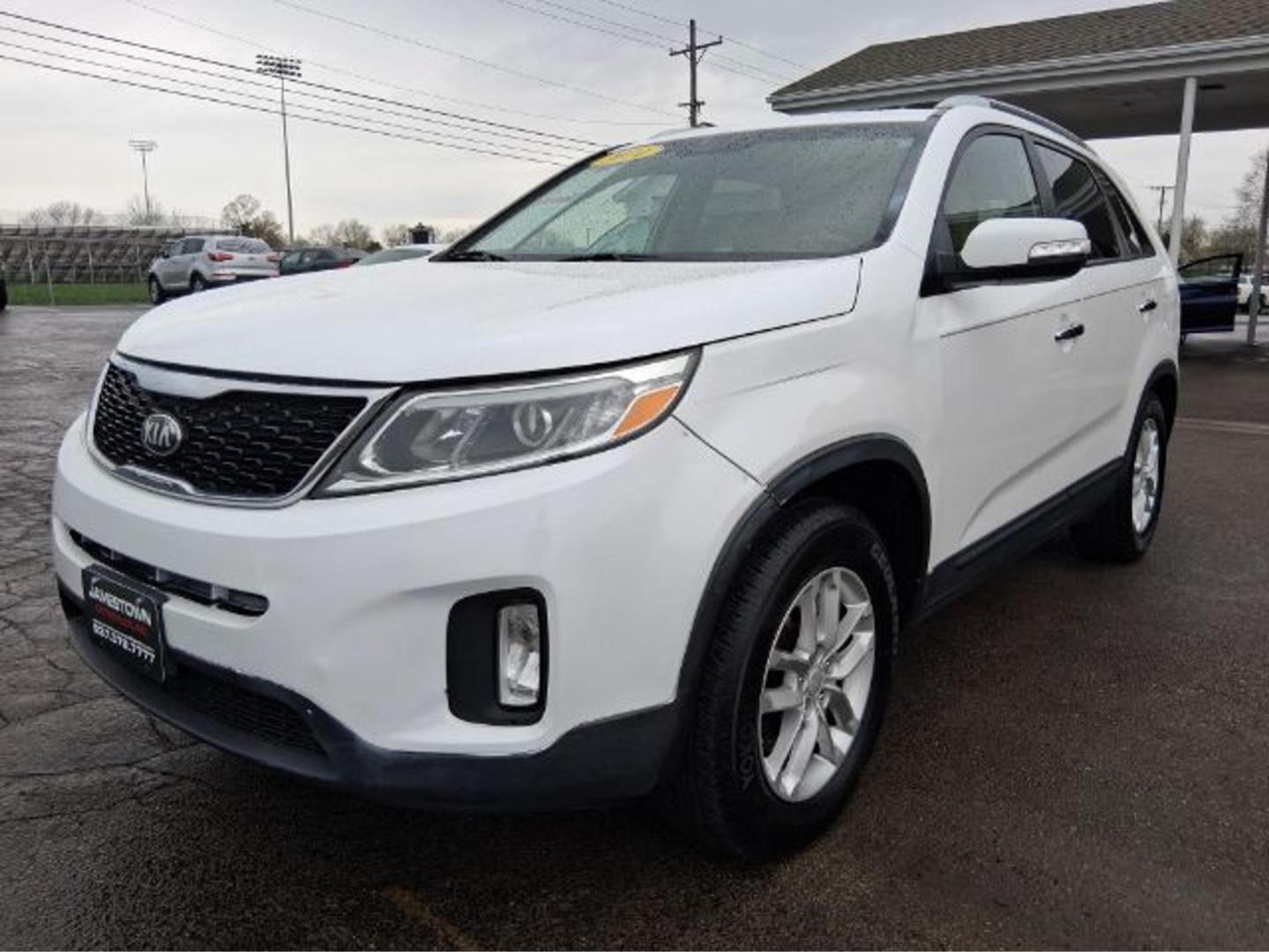 2014 Kia Sorento LX 2WD (5XYKT4A60EG) with an 2.4L L4 DOHC 16V engine, 6-Speed Automatic transmission, located at 1865 W 2nd St., Xenia, OH, 45385, (937) 372-7777, 39.681259, -83.961945 - 2014 Kia Sorento LX 2WD - Photo#14