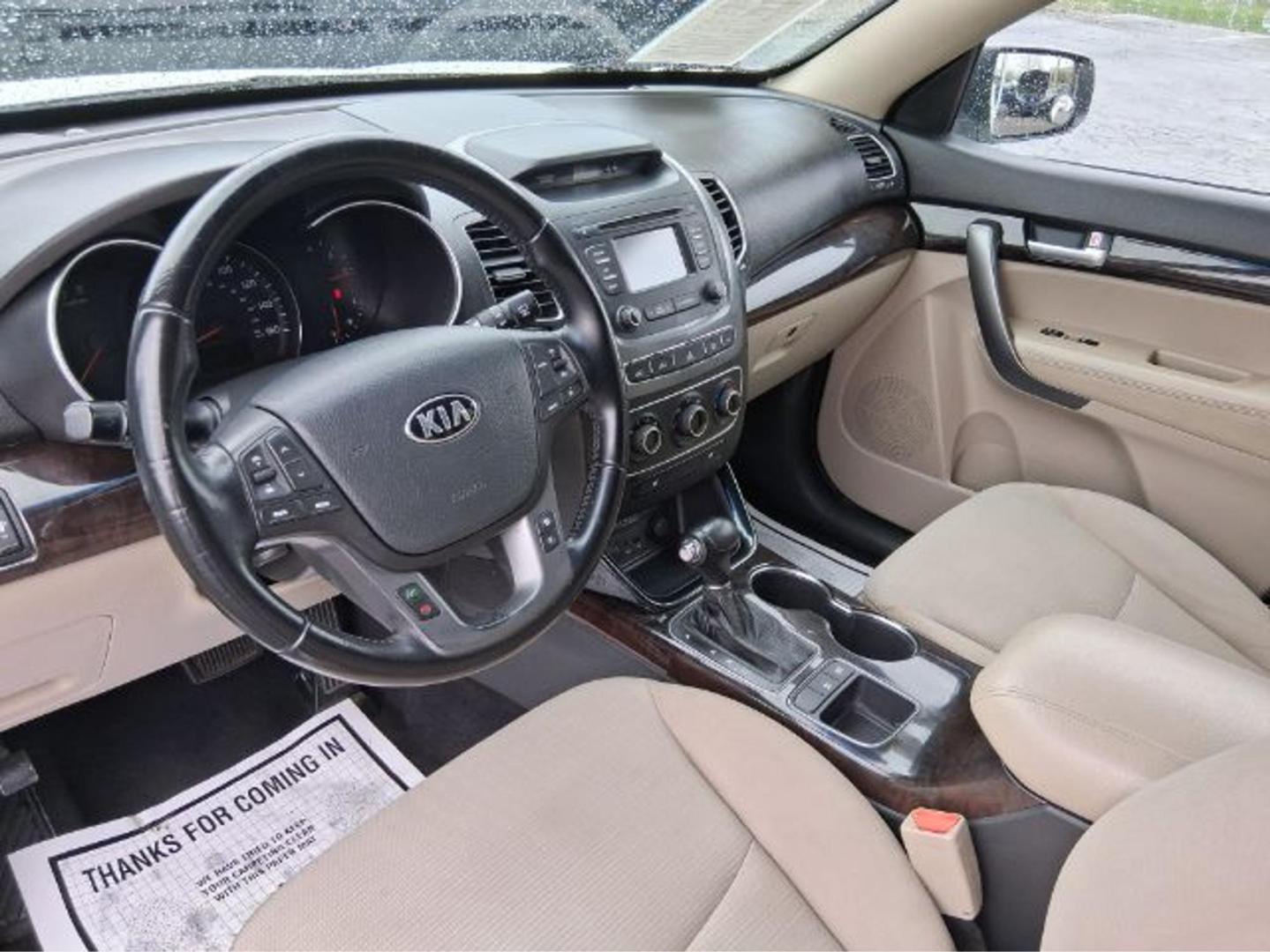 2014 Kia Sorento LX 2WD (5XYKT4A60EG) with an 2.4L L4 DOHC 16V engine, 6-Speed Automatic transmission, located at 1865 W 2nd St., Xenia, OH, 45385, (937) 372-7777, 39.681259, -83.961945 - 2014 Kia Sorento LX 2WD - Photo#19