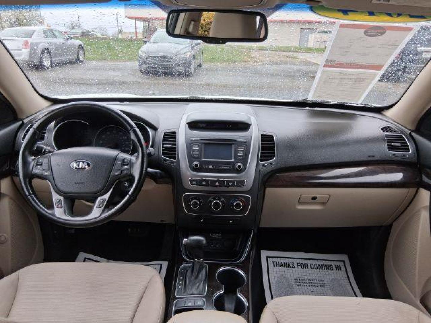2014 Kia Sorento LX 2WD (5XYKT4A60EG) with an 2.4L L4 DOHC 16V engine, 6-Speed Automatic transmission, located at 1865 W 2nd St., Xenia, OH, 45385, (937) 372-7777, 39.681259, -83.961945 - 2014 Kia Sorento LX 2WD - Photo#7