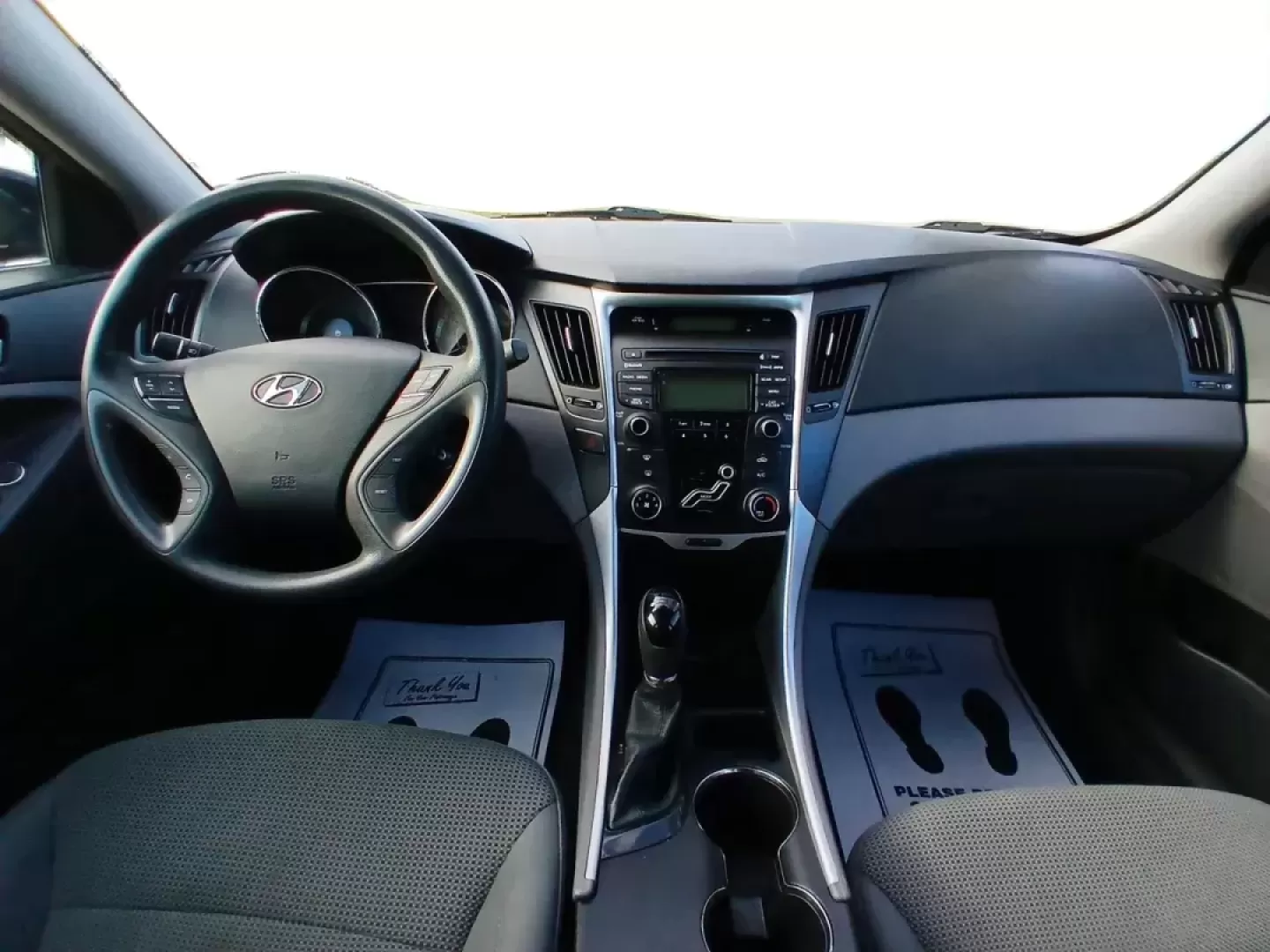 2013 Hyundai Sonata GLS (5NPEB4AC7DH) with an 2.4L L4 DOHC 16V engine, 6-Speed Automatic transmission, located at 1865 W 2nd St., Xenia, OH, 45385, (937) 372-7777, 39.681259, -83.961945 - Looking for the perfect sedan to elevate your daily commute or weekend adventures? Look no further than the 2013 Hyundai Sonata GLS, available now at Jamestown Auto Sales in Xenia, OH. This stylish and reliable vehicle embodies comfort and efficiency, making it an ideal choice for budget-conscious b - Photo#19