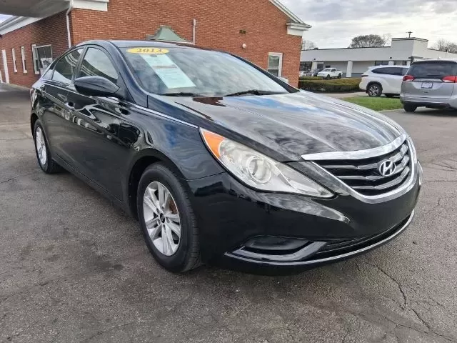 2013 Hyundai Sonata GLS (5NPEB4AC7DH) with an 2.4L L4 DOHC 16V engine, 6-Speed Automatic transmission, located at 1865 W 2nd St., Xenia, OH, 45385, (937) 372-7777, 39.681259, -83.961945 - Looking for the perfect sedan to elevate your daily commute or weekend adventures? Look no further than the 2013 Hyundai Sonata GLS, available now at Jamestown Auto Sales in Xenia, OH. This stylish and reliable vehicle embodies comfort and efficiency, making it an ideal choice for budget-conscious b - Photo#0