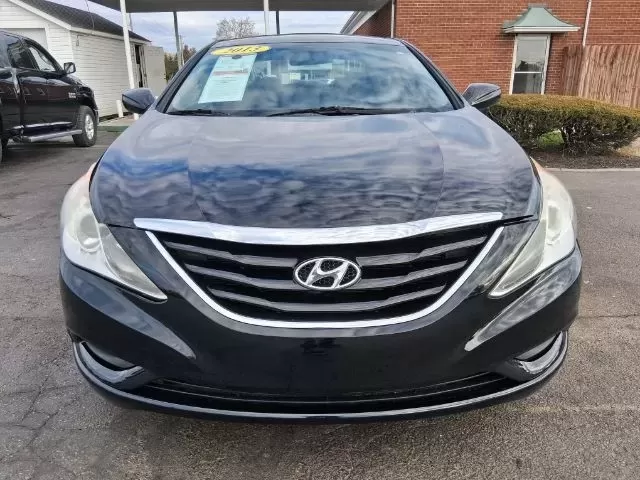 2013 Hyundai Sonata GLS (5NPEB4AC7DH) with an 2.4L L4 DOHC 16V engine, 6-Speed Automatic transmission, located at 1865 W 2nd St., Xenia, OH, 45385, (937) 372-7777, 39.681259, -83.961945 - Looking for the perfect sedan to elevate your daily commute or weekend adventures? Look no further than the 2013 Hyundai Sonata GLS, available now at Jamestown Auto Sales in Xenia, OH. This stylish and reliable vehicle embodies comfort and efficiency, making it an ideal choice for budget-conscious b - Photo#4